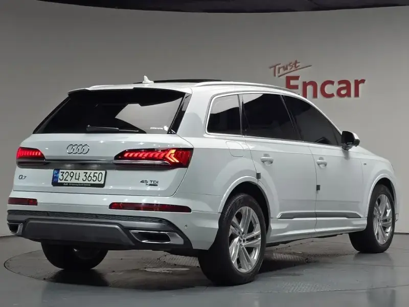 2021 Audi Q7 с пробегом 99 020 км