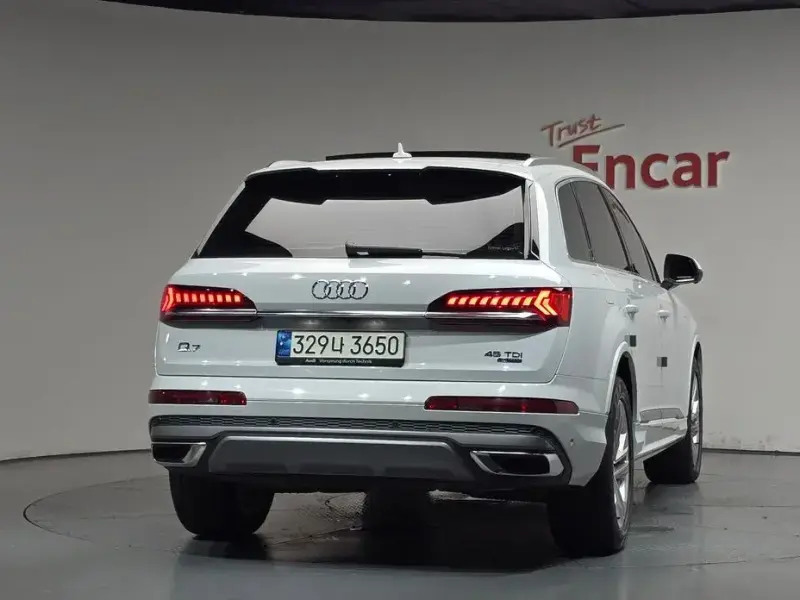 2021 Audi Q7 с пробегом 99 020 км