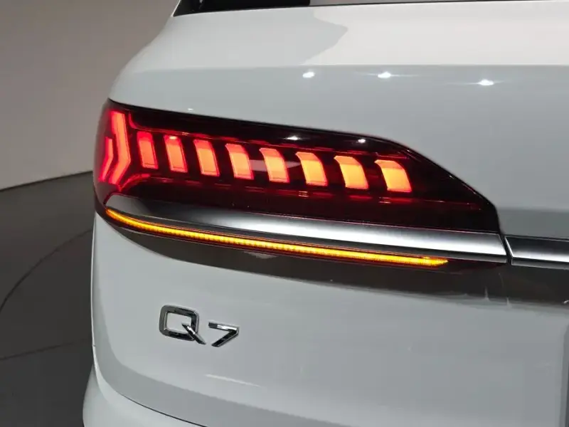 2021 Audi Q7 с пробегом 99 020 км