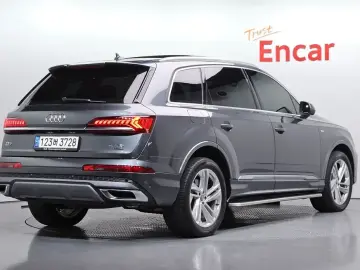 2020 Audi Q7 с пробегом 75 979 км