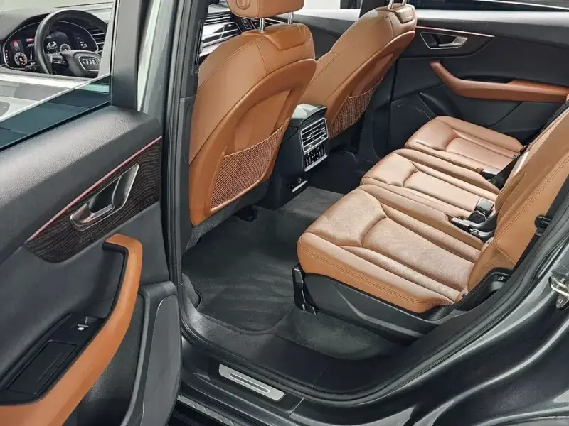 2020 Audi Q7 с пробегом 75 979 км
