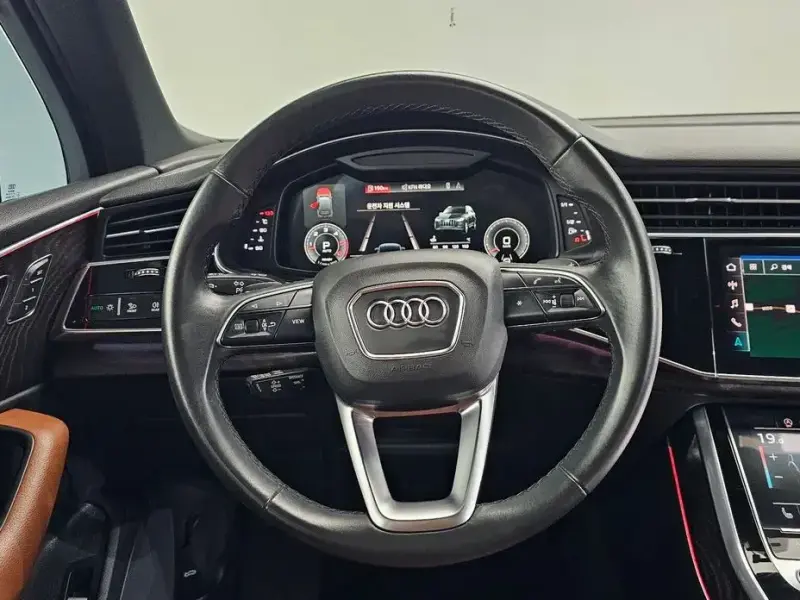 2020 Audi Q7 с пробегом 75 979 км