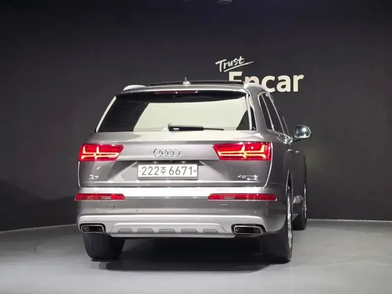 2019 Audi Q7 с пробегом 127 121 км