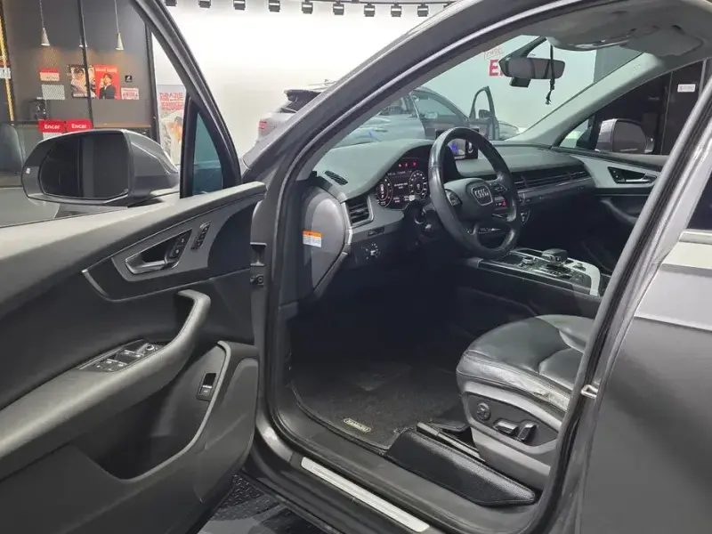 2019 Audi Q7 с пробегом 127 121 км