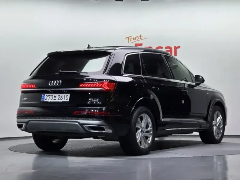 2021 Audi Q7 с пробегом 85 537 км