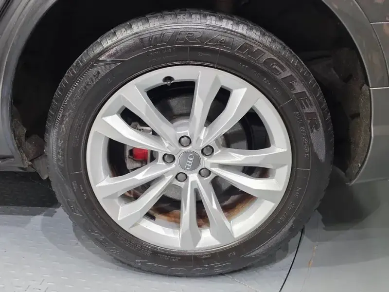 2019 Audi Q7 с пробегом 127 121 км