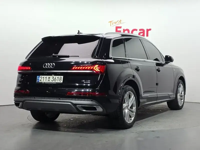 2021 Audi Q7 с пробегом 93 454 км