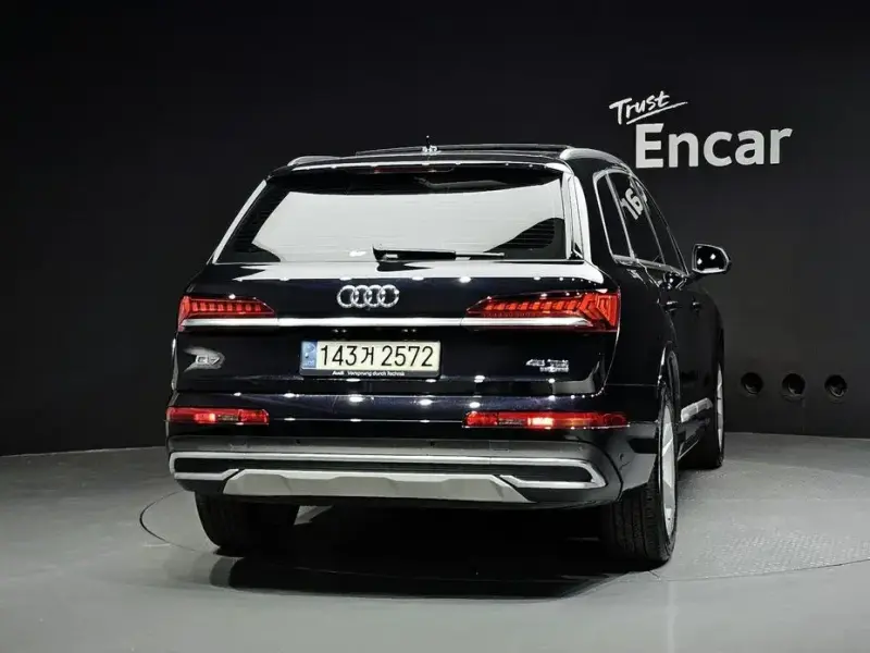 2021 Audi Q7 с пробегом 75 557 км