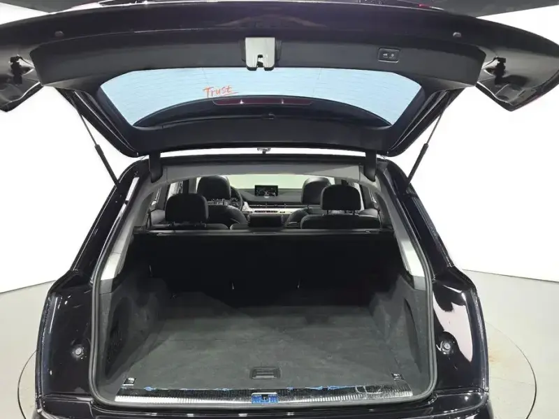 2019 Audi Q7 с пробегом 92 124 км