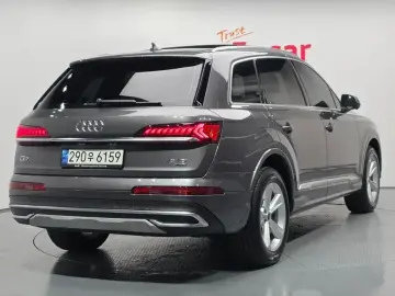 2021 Audi Q7 с пробегом 29 471 км