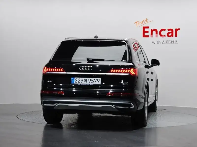 2022 Audi Q7 с пробегом 77 281 км