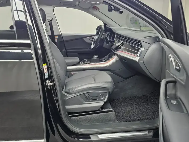 2022 Audi Q7 с пробегом 77 281 км