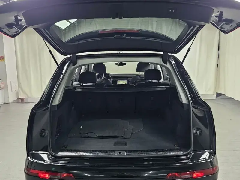 2022 Audi Q7 с пробегом 77 281 км