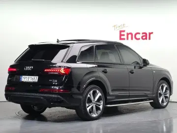 2023 Audi Q7 с пробегом 56 750 км