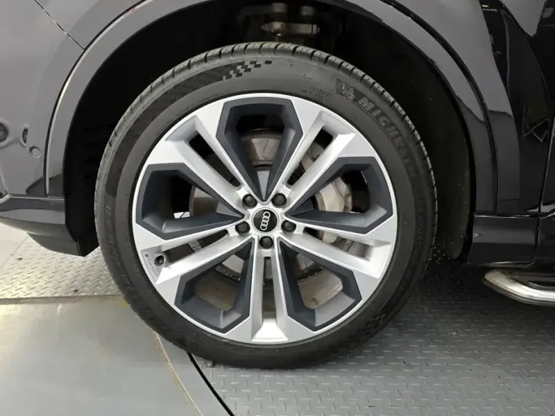 2023 Audi Q7 с пробегом 56 750 км
