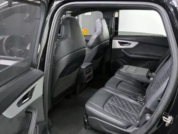 2023 Audi Q7 с пробегом 56 750 км