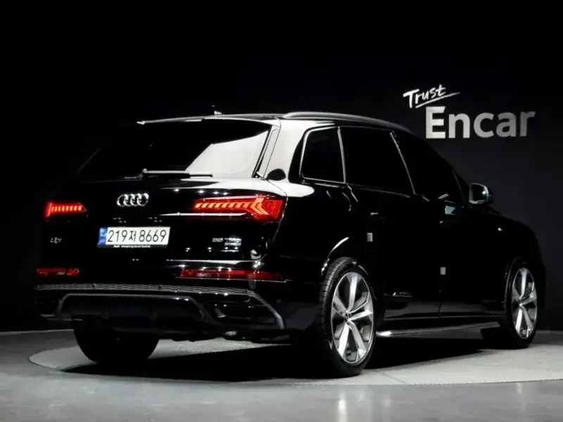 2022 Audi Q7 с пробегом 37 871 км