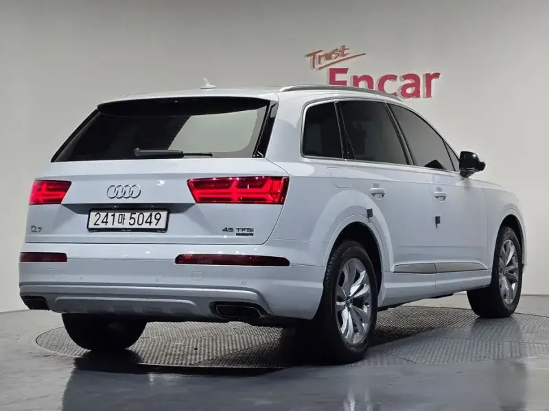 2019 Audi Q7 с пробегом 113 180 км