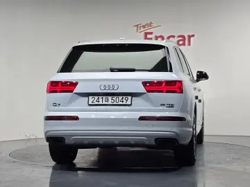 2019 Audi Q7 с пробегом 113 180 км