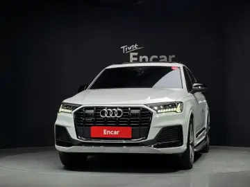 2023 Audi Q7 с пробегом 44 204 км