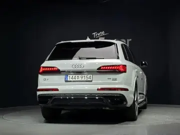 2023 Audi Q7 с пробегом 44 204 км