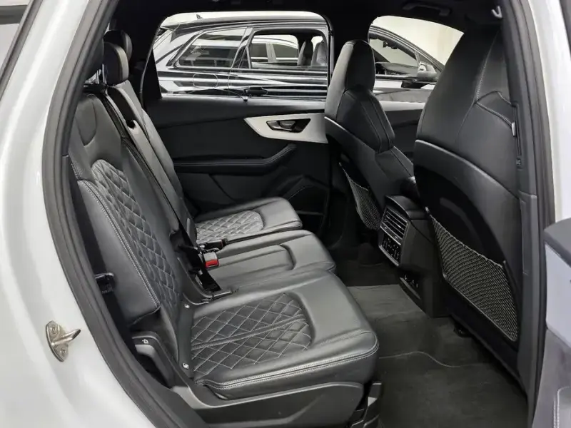 2023 Audi Q7 с пробегом 44 204 км