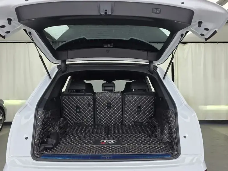 2023 Audi Q7 с пробегом 44 204 км