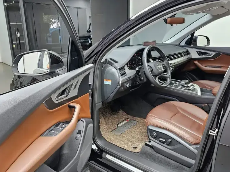 2019 Audi Q7 с пробегом 68 108 км