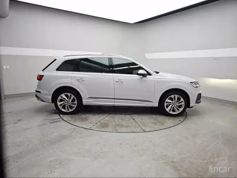 2020 Audi Q7 с пробегом 71 155 км