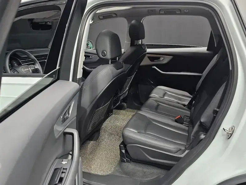 2021 Audi Q7 с пробегом 105 284 км