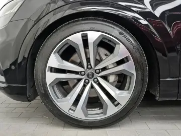 2023 Audi Q8 с пробегом 34 672 км