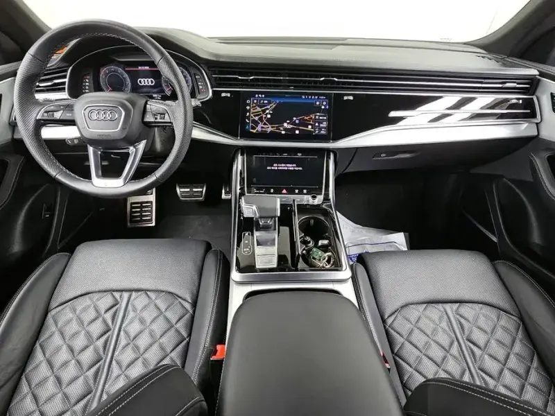 2023 Audi Q8 с пробегом 34 672 км