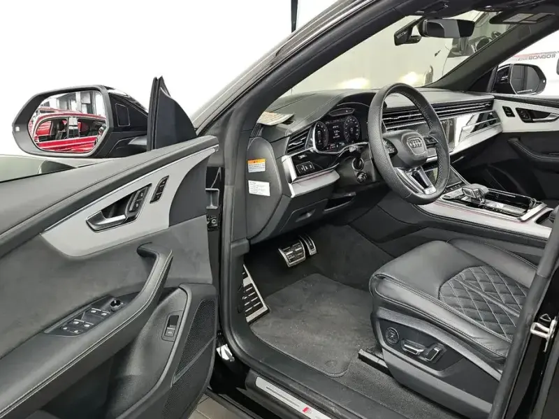2023 Audi Q8 с пробегом 34 672 км