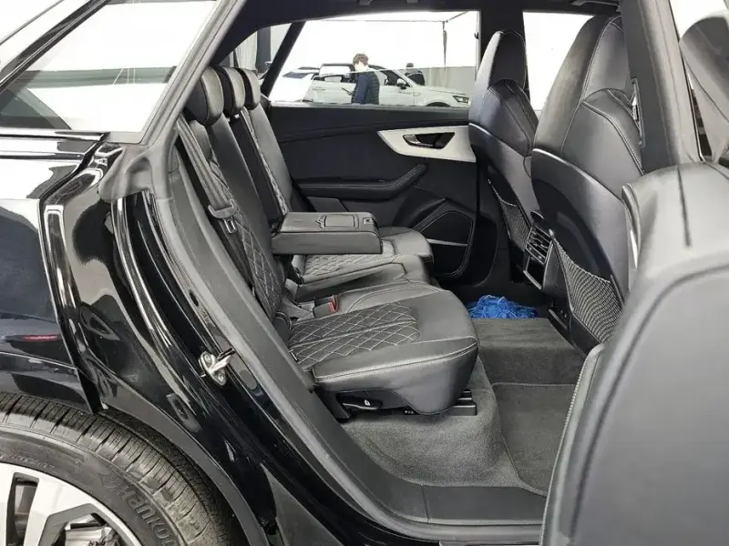 2023 Audi Q8 с пробегом 34 672 км