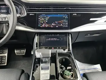 2023 Audi Q8 с пробегом 34 672 км