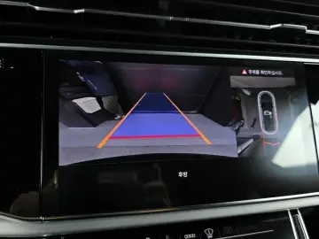 2023 Audi Q8 с пробегом 34 672 км