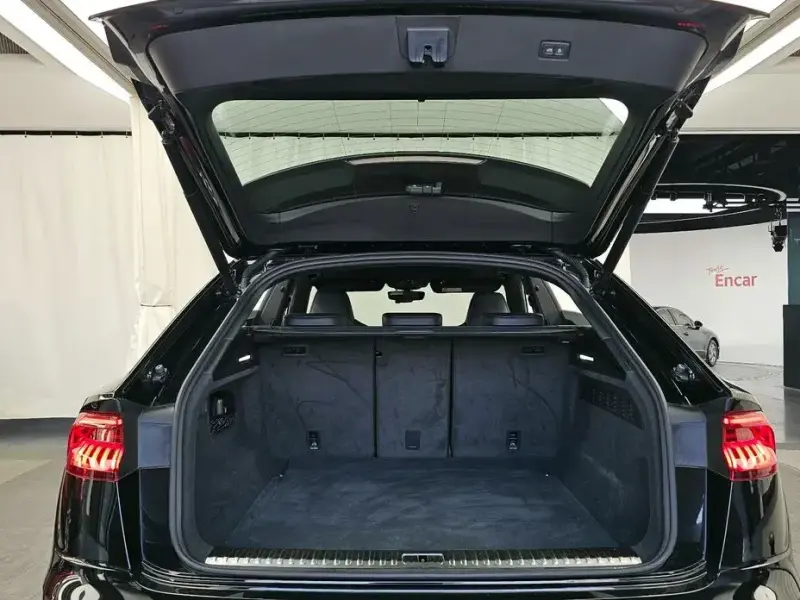 2023 Audi Q8 с пробегом 34 672 км