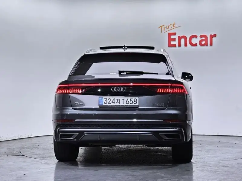 2021 Audi Q8 с пробегом 87 635 км