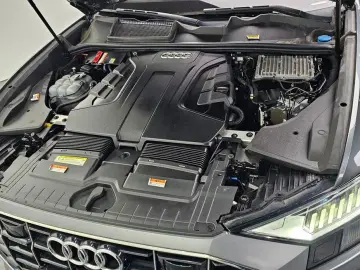 2021 Audi Q8 с пробегом 87 635 км