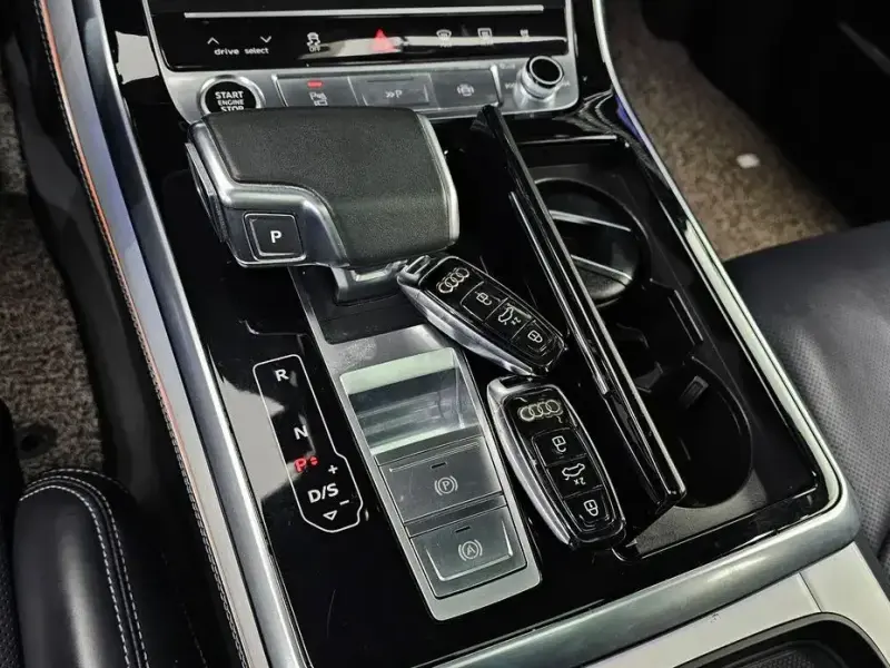 2021 Audi Q8 с пробегом 87 635 км