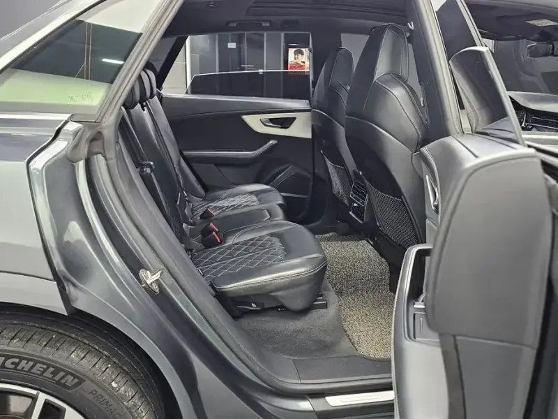2021 Audi Q8 с пробегом 87 635 км