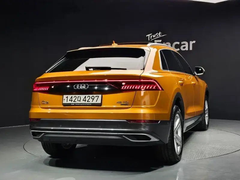 2021 Audi Q8 с пробегом 56 145 км