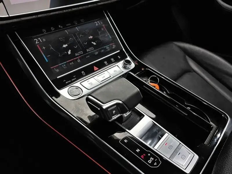 2021 Audi Q8 с пробегом 56 145 км