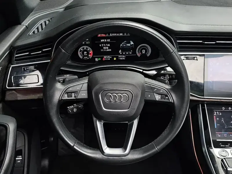 2021 Audi Q8 с пробегом 56 145 км