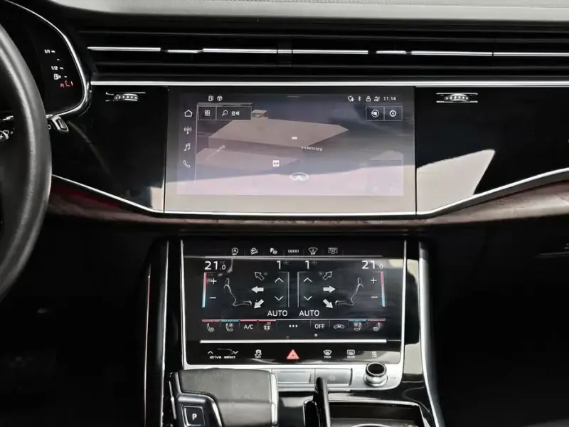 2021 Audi Q8 с пробегом 56 145 км