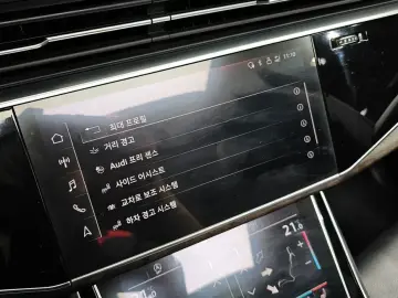 2021 Audi Q8 с пробегом 56 145 км