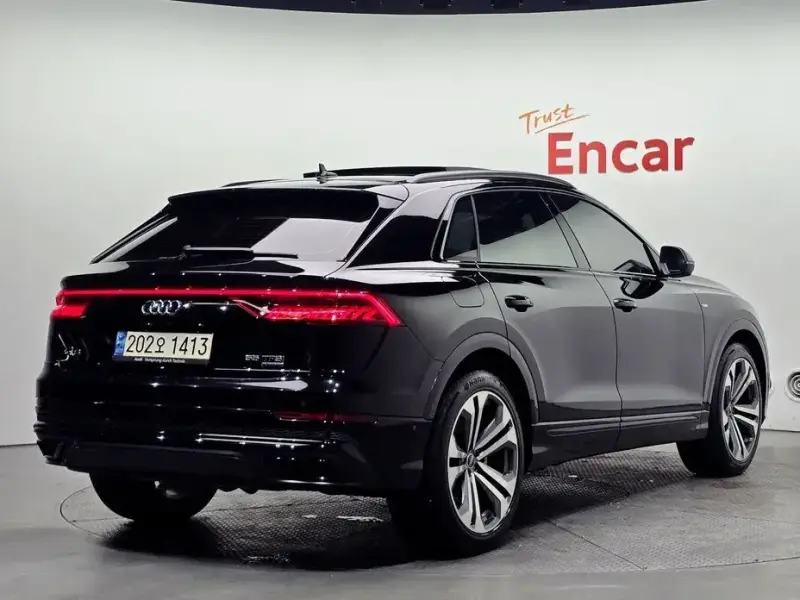 2023 Audi Q8 с пробегом 25 079 км
