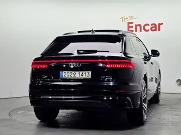 2023 Audi Q8 с пробегом 25 079 км