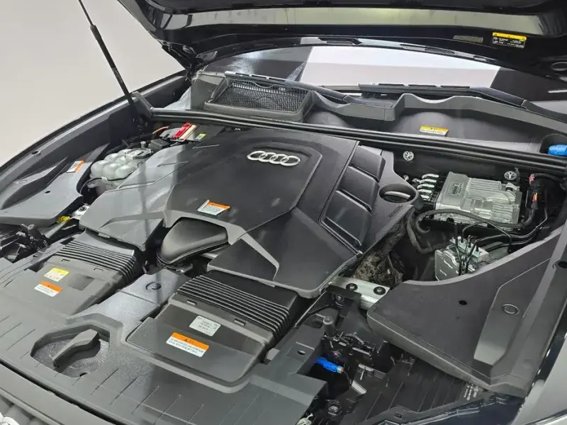 2023 Audi Q8 с пробегом 25 079 км