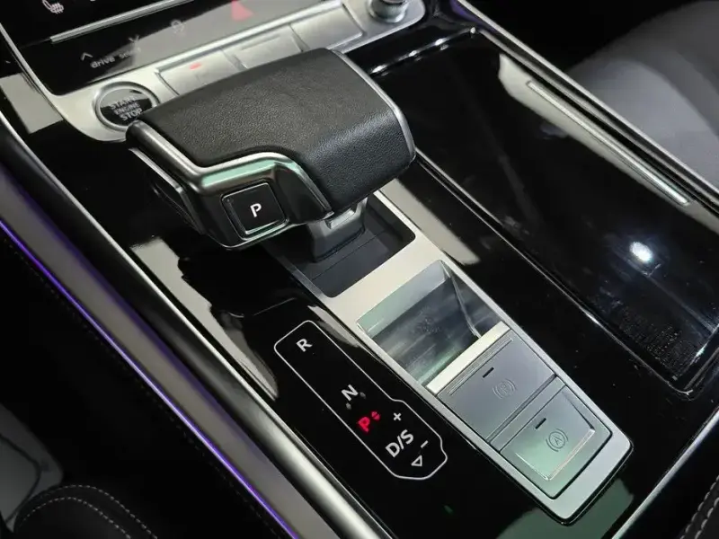 2023 Audi Q8 с пробегом 25 079 км